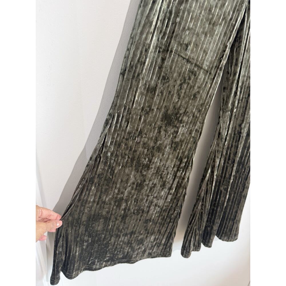 NWT Umgee Olive Green Pleated Crushed Velvet Wide Leg Pants Flare High Waist S - Picture 4 of 13